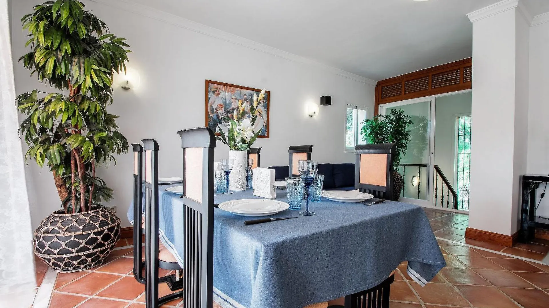 1072 Beachfront El Paraiso Retreat With Pool & Bbq Estepona Spain