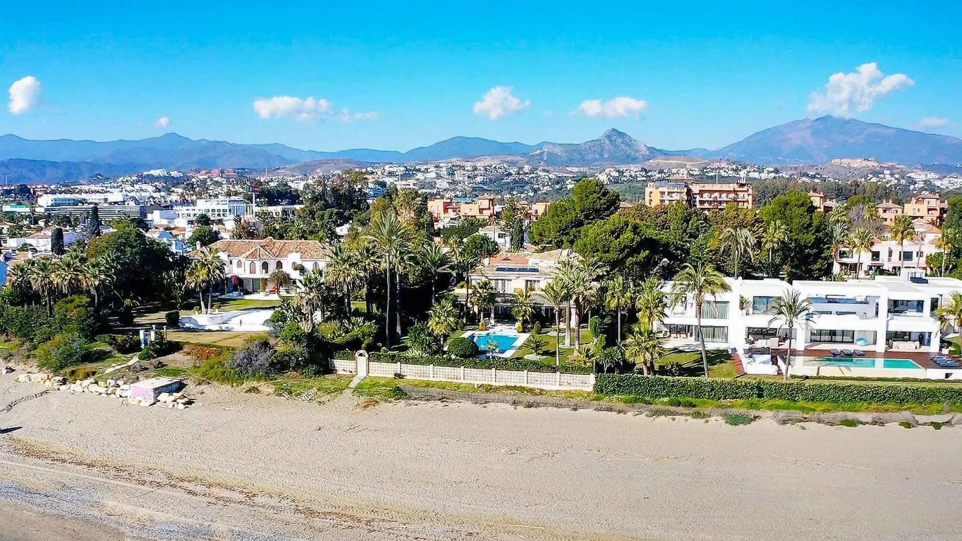 1072 Beachfront El Paraiso Retreat With Pool & Bbq Estepona 0*,  Spain