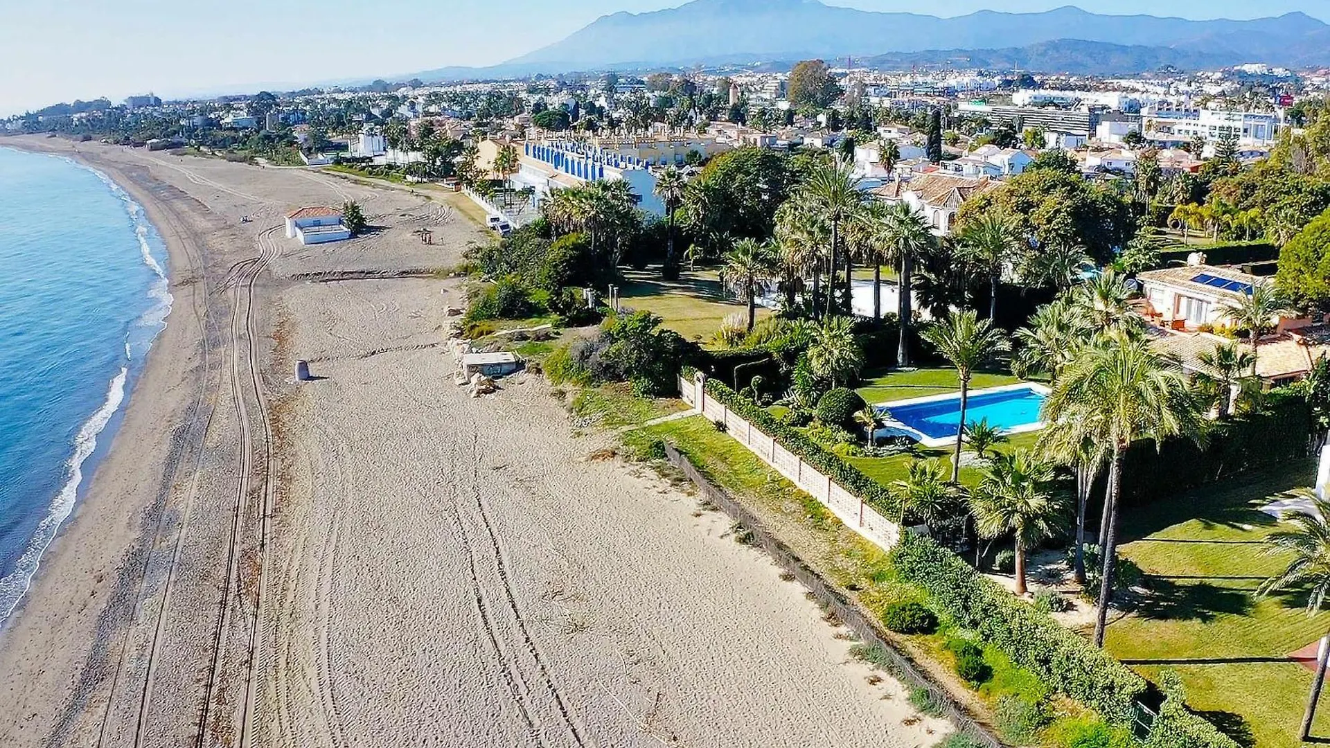 1072 Beachfront El Paraiso Retreat With Pool & Bbq Estepona